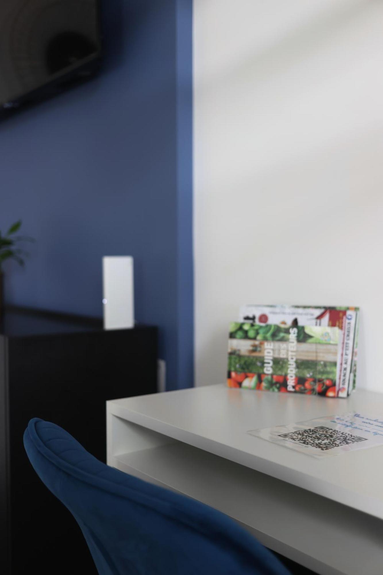 L'Equinoxe - Parking Prive - Zapart'Hotels Malesherbes Kültér fotó